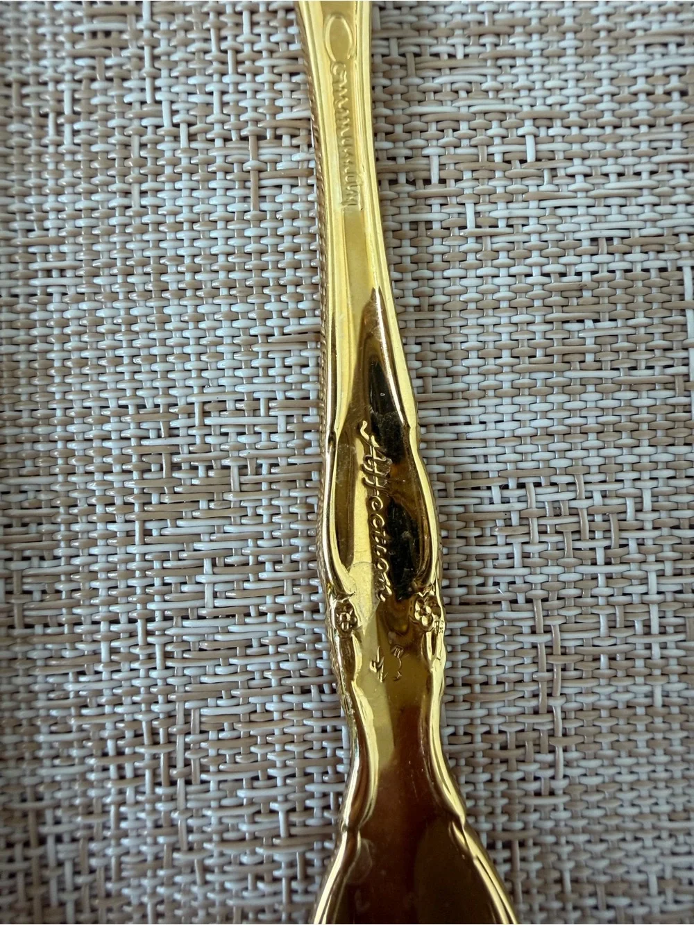 GOLDEN AFFECTION by Oneida - 5 Piece Place Setting - Electroplated